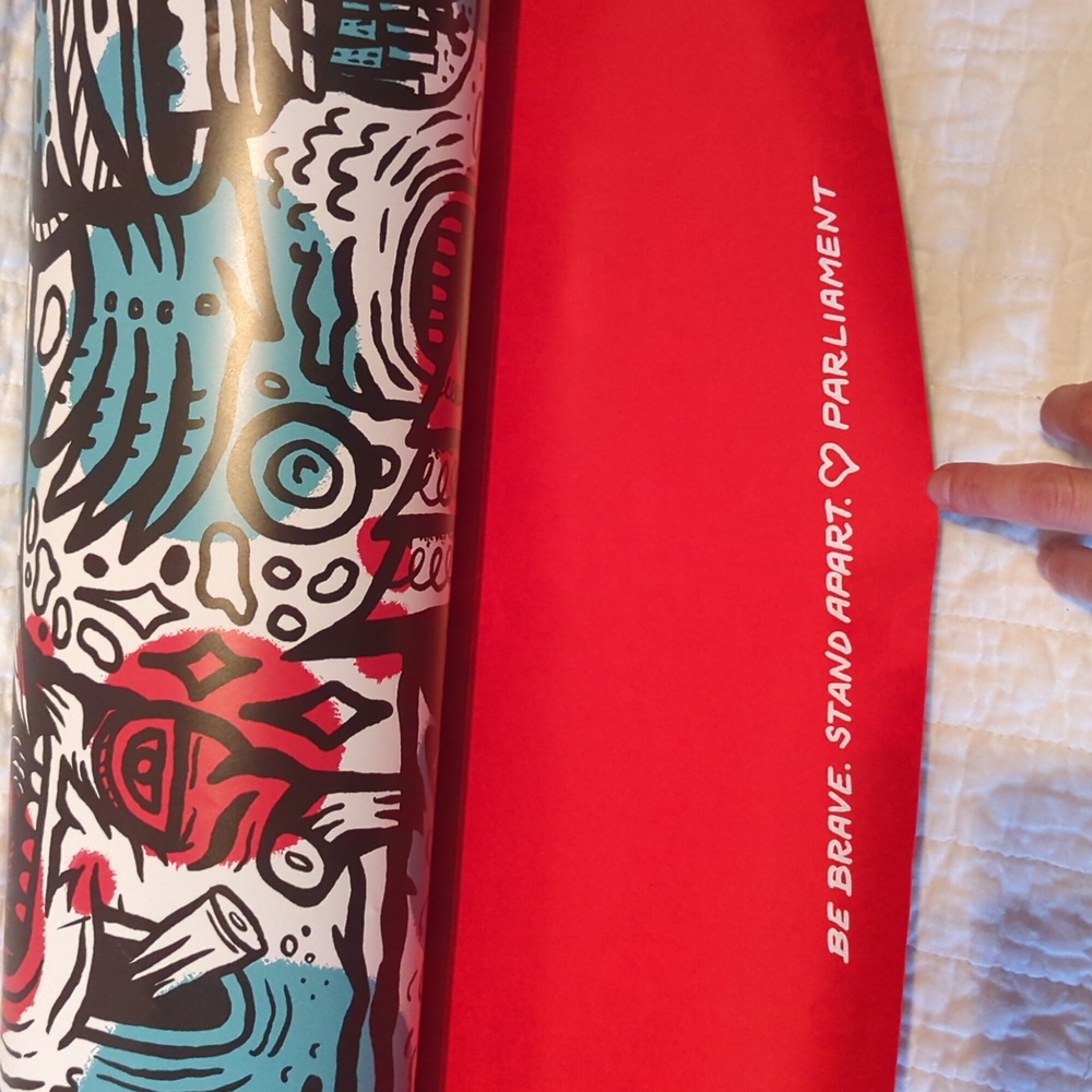 4 sheets of thick wrapping paper